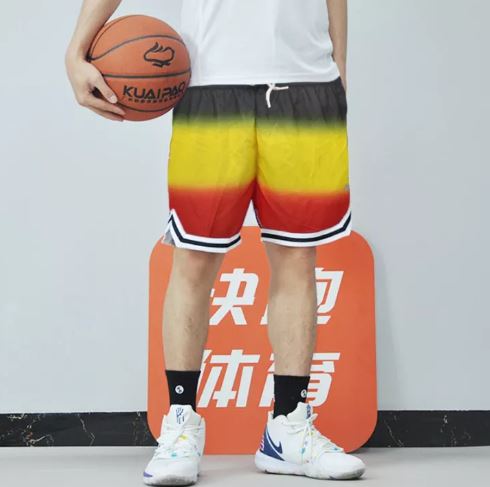 Stretchable basketball short